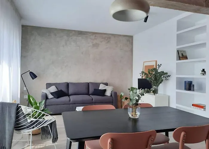 Centrico Piso Reformado Con Vistas A La Bahia Santander