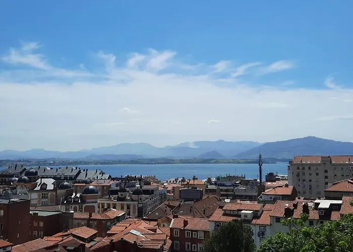 Centrico Piso Reformado Con Vistas A La Bahia *